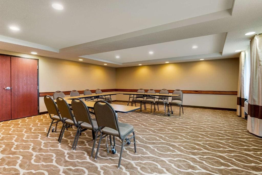 Comfort Inn & Suites Milford - View 4