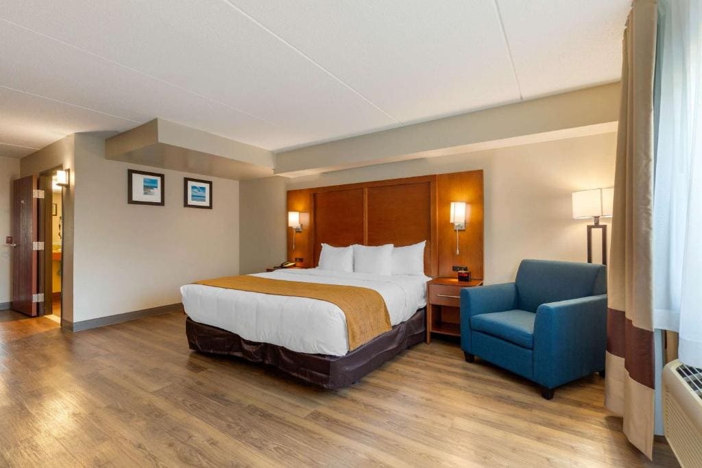 Comfort Inn & Suites Milford - View 2