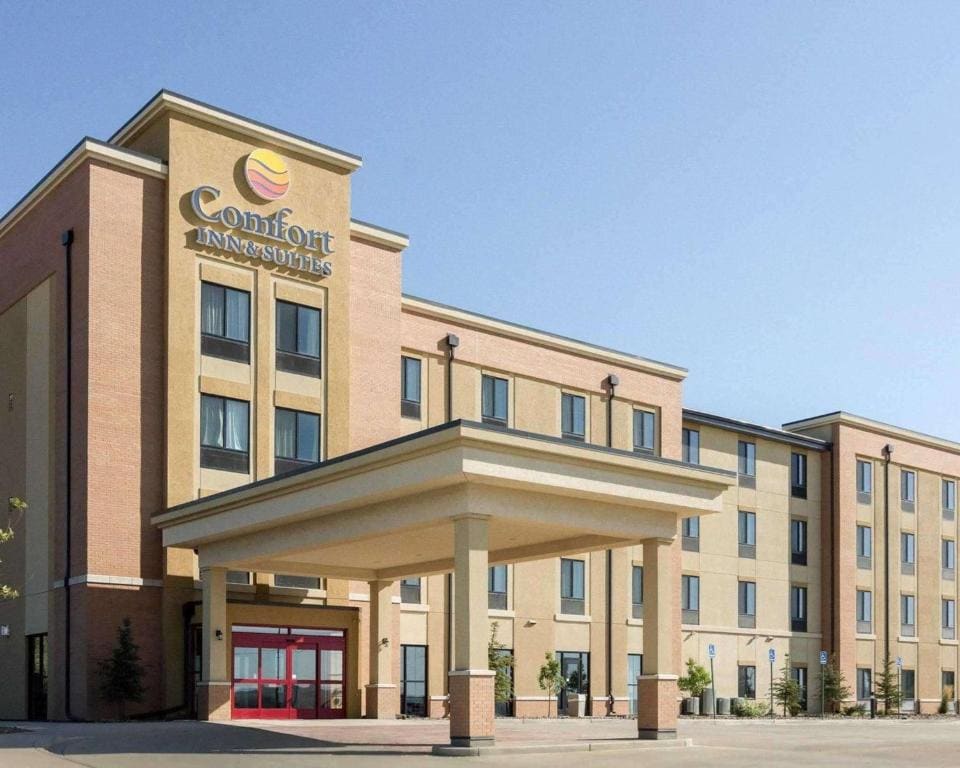 Comfort Inn & Suites Watford City - Main view