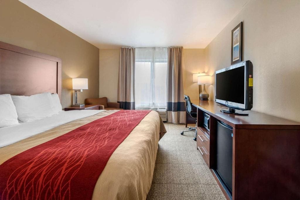 Comfort Inn Limon - View 7