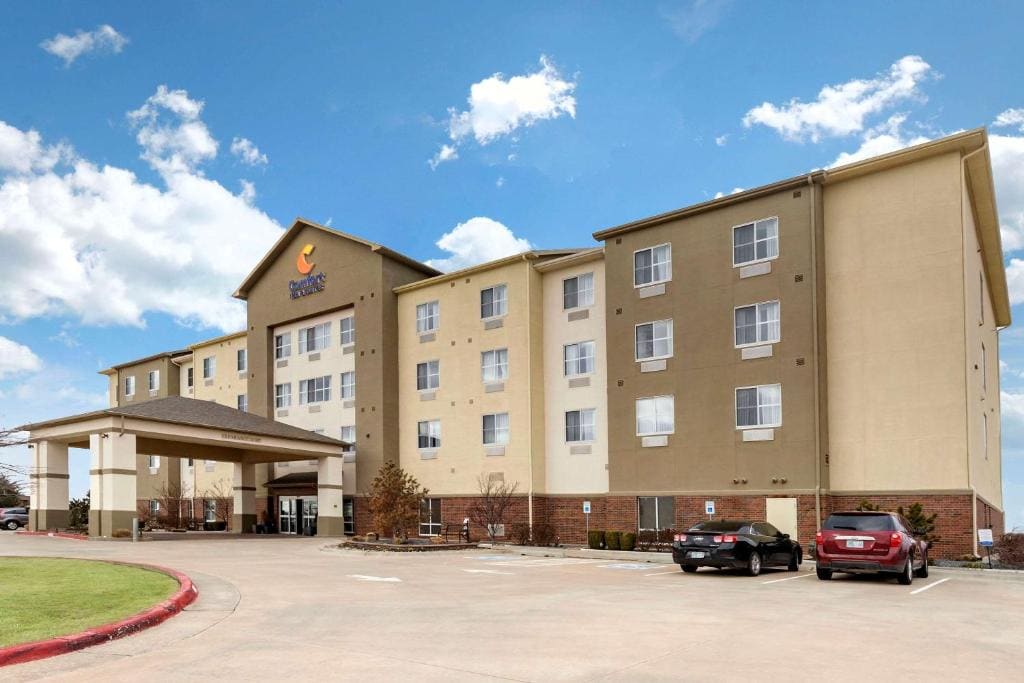 Comfort Inn & Suites Oklahoma City West - I-40 - Main view