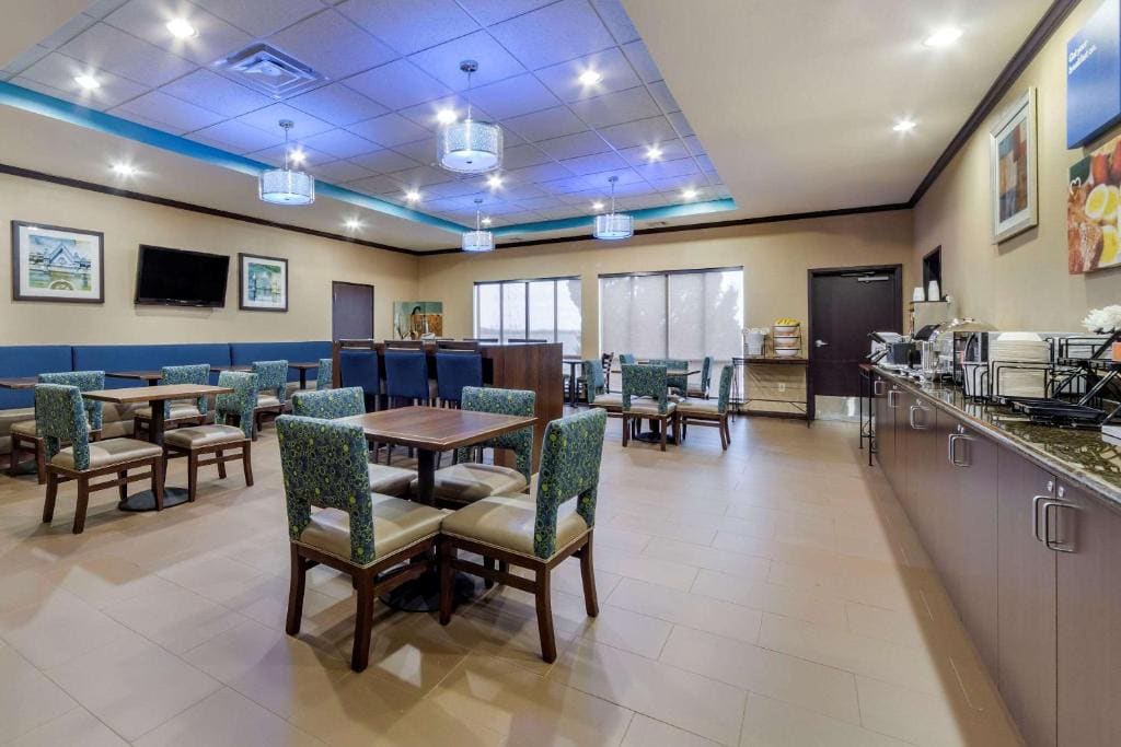 Comfort Inn & Suites Oklahoma City West - I-40 - View 4