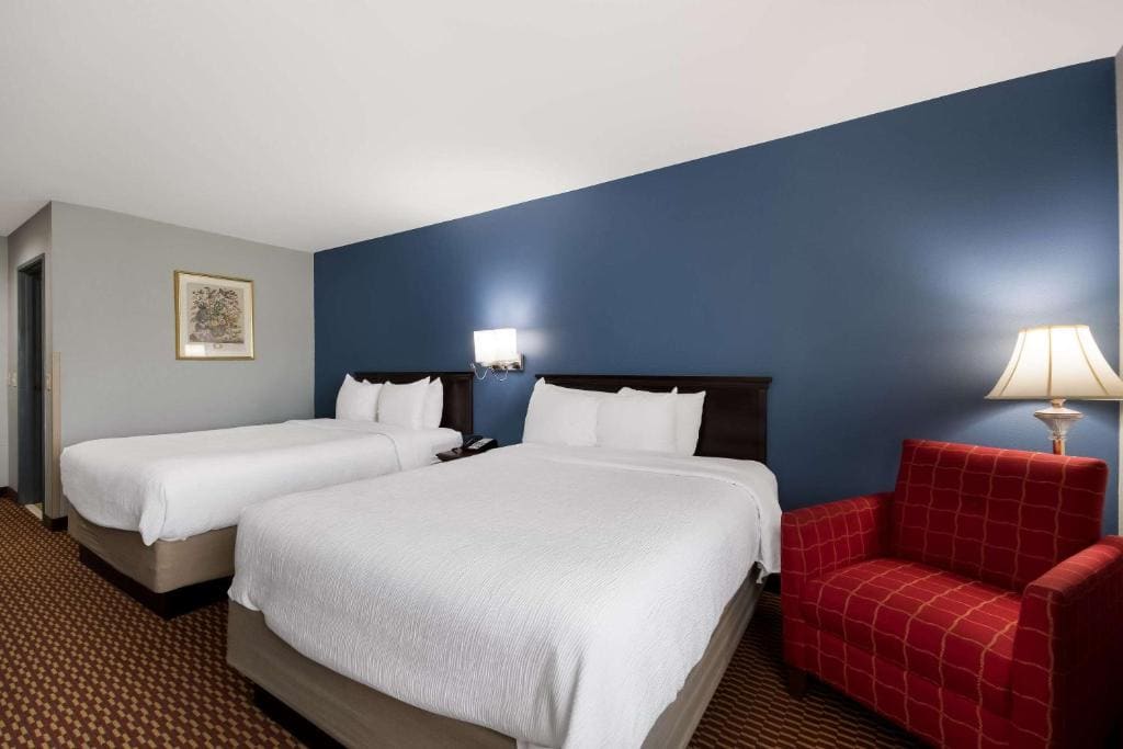 Quality Inn & Suites Oklahoma City North - View 6