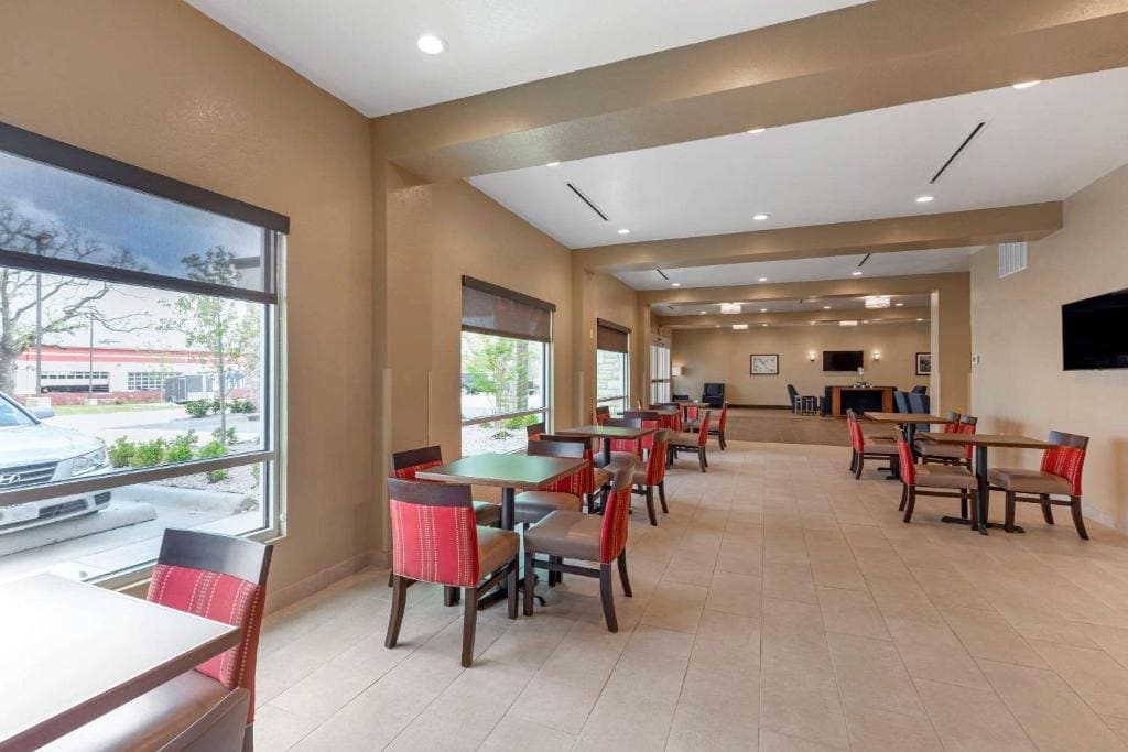 Comfort Inn & Suites Euless DFW West - View 4