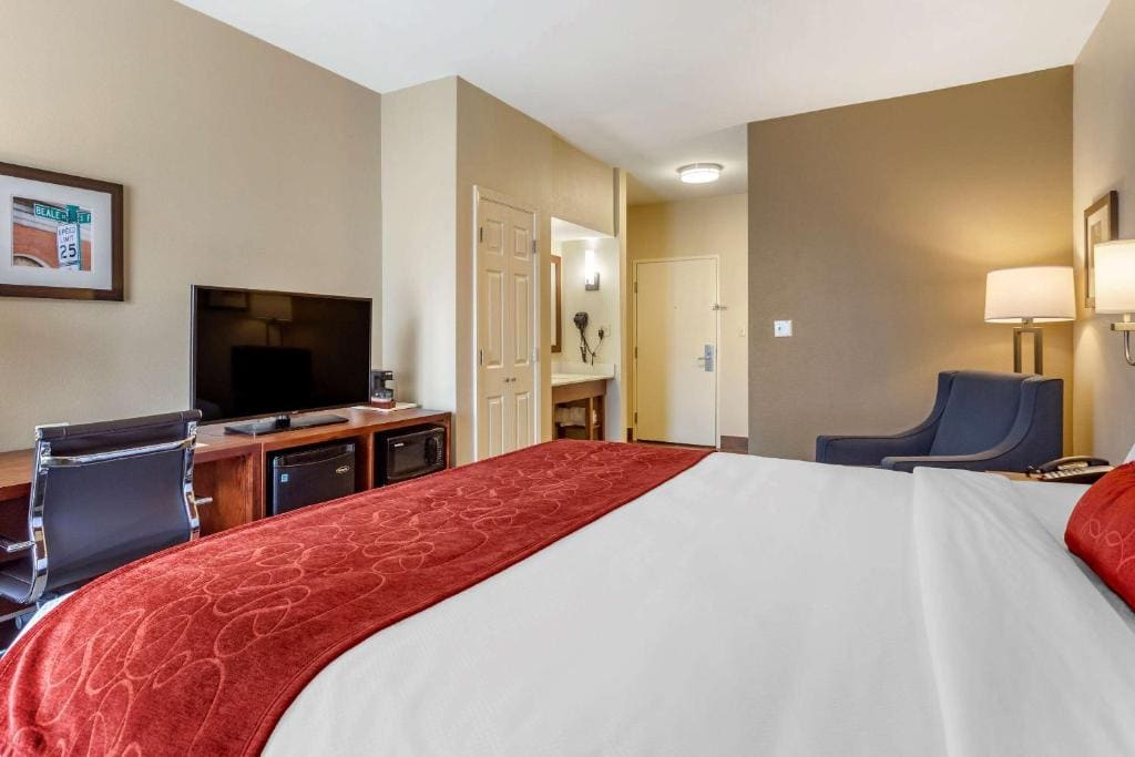 Comfort Suites Cordova - View 7