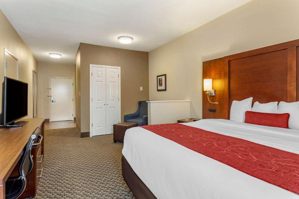 Comfort Suites Cordova - View 6