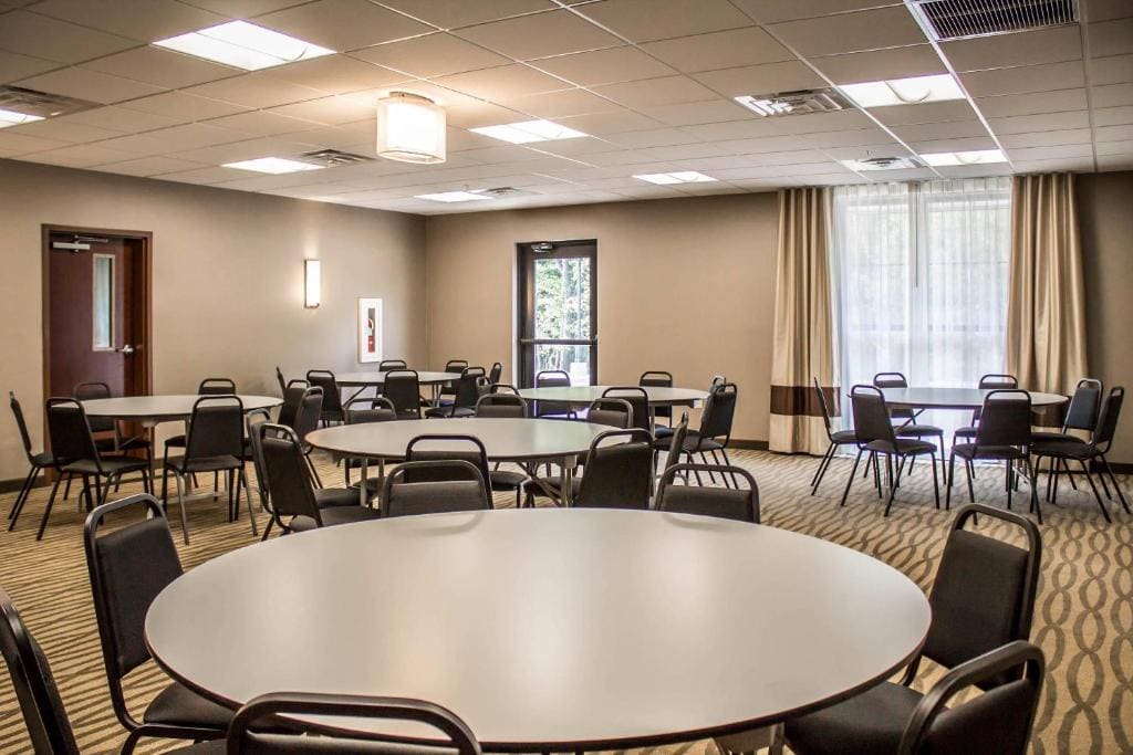 Comfort Suites Hartville-North Canton - View 5