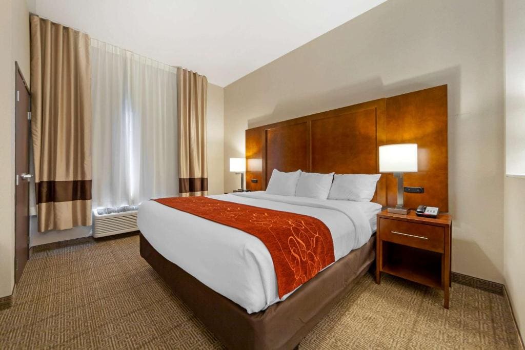 Comfort Suites - View 7