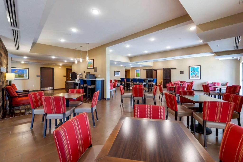 Comfort Suites - View 3