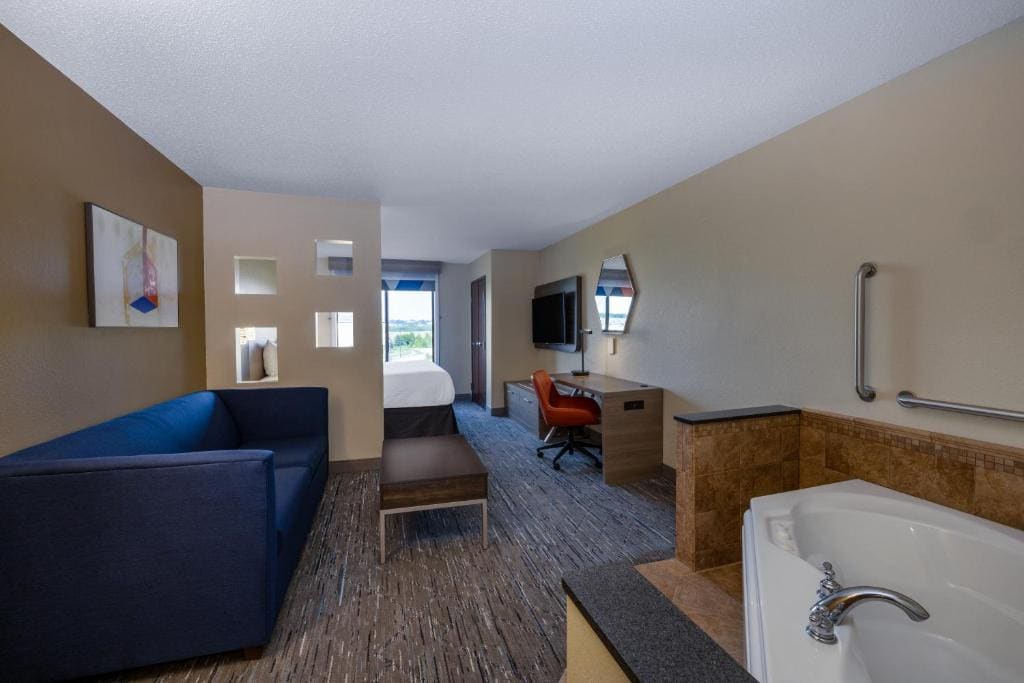 Holiday Inn Express Rochester South - Mayo Area by IHG - View 2
