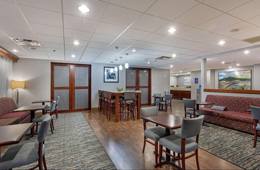 Hampton Inn Corbin - View 3