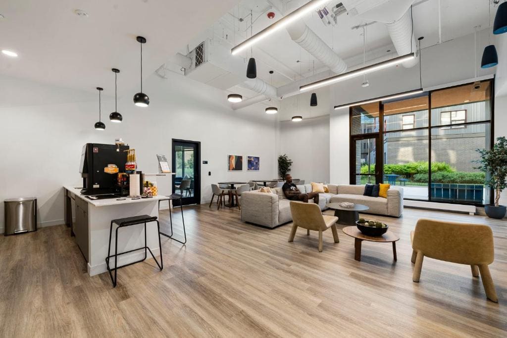 Corporate-Friendly 4BR Stylish & Central - View 5