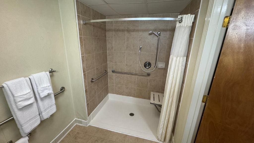 Cortina Inn Rutland - View 4