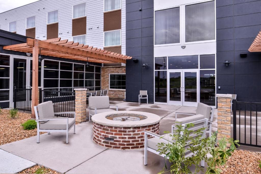 Country Inn & Suites by Radisson, Ft Atkinson, WI - View 5
