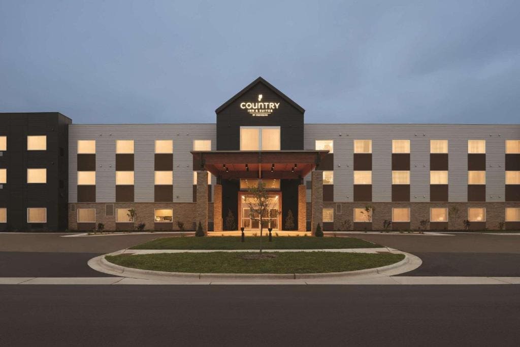 Country Inn & Suites by Radisson, Ft Atkinson, WI - Main view