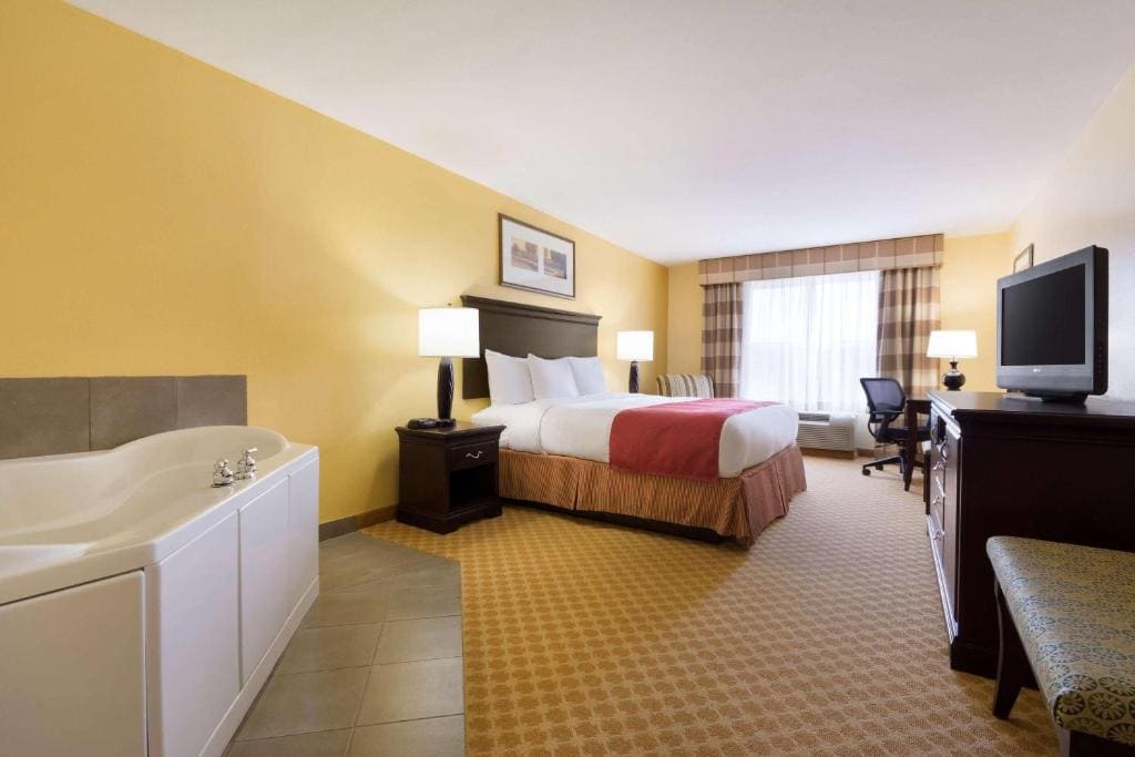Country Inn & Suites by Radisson, Wytheville, VA - View 2