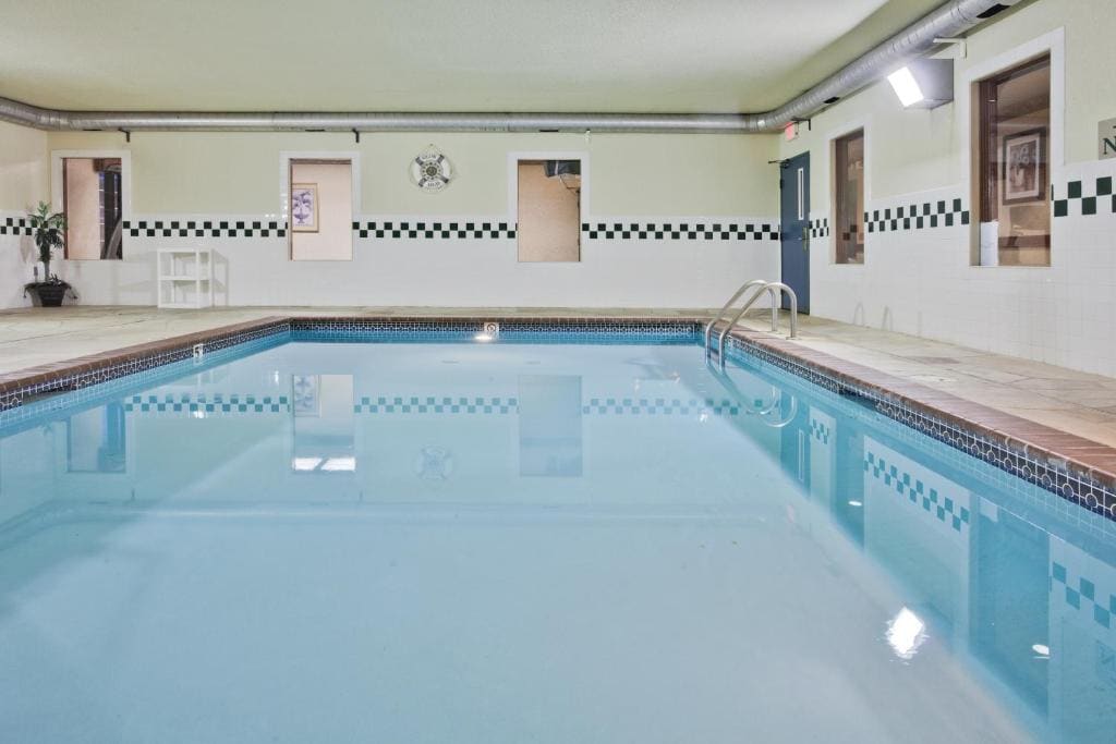 Country Inn & Suites by Radisson, Hot Springs, AR - View 5