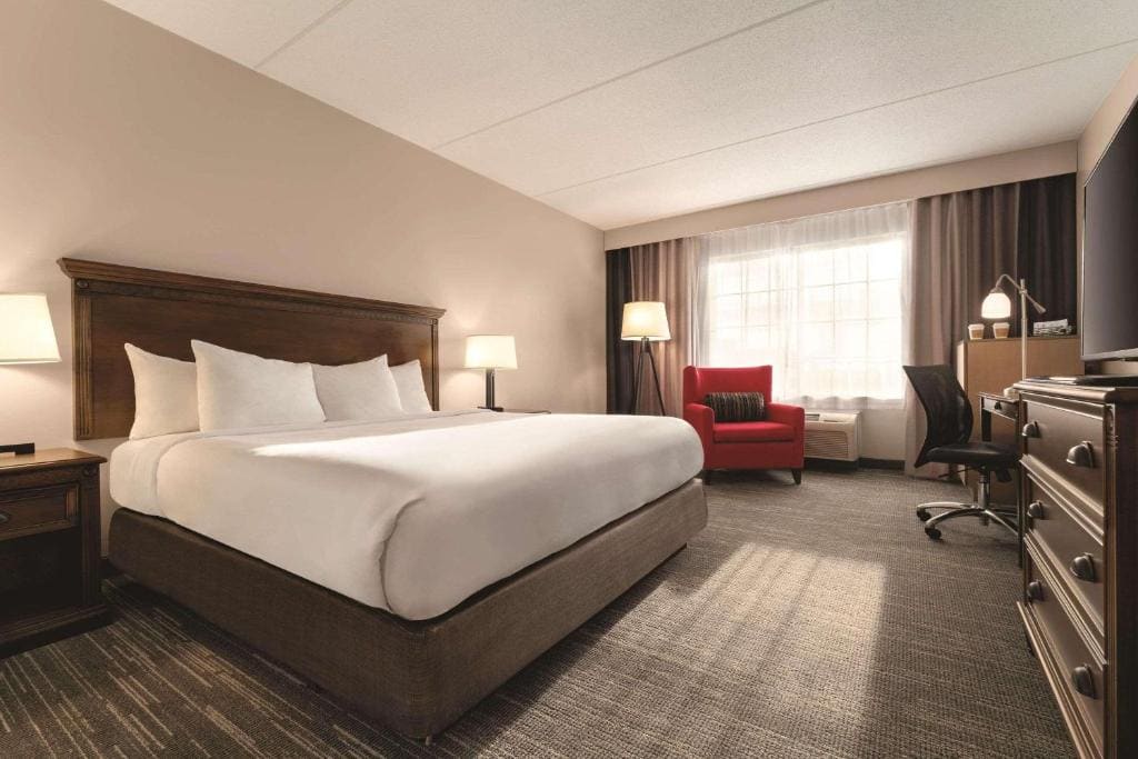 Country Inn & Suites by Radisson, Grand Rapids East, MI - View 2