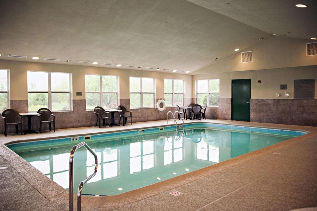Country Inn & Suites by Radisson, Frackville - View 3