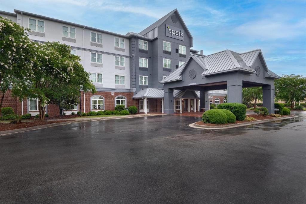 Spark by Hilton Summerville - Main view