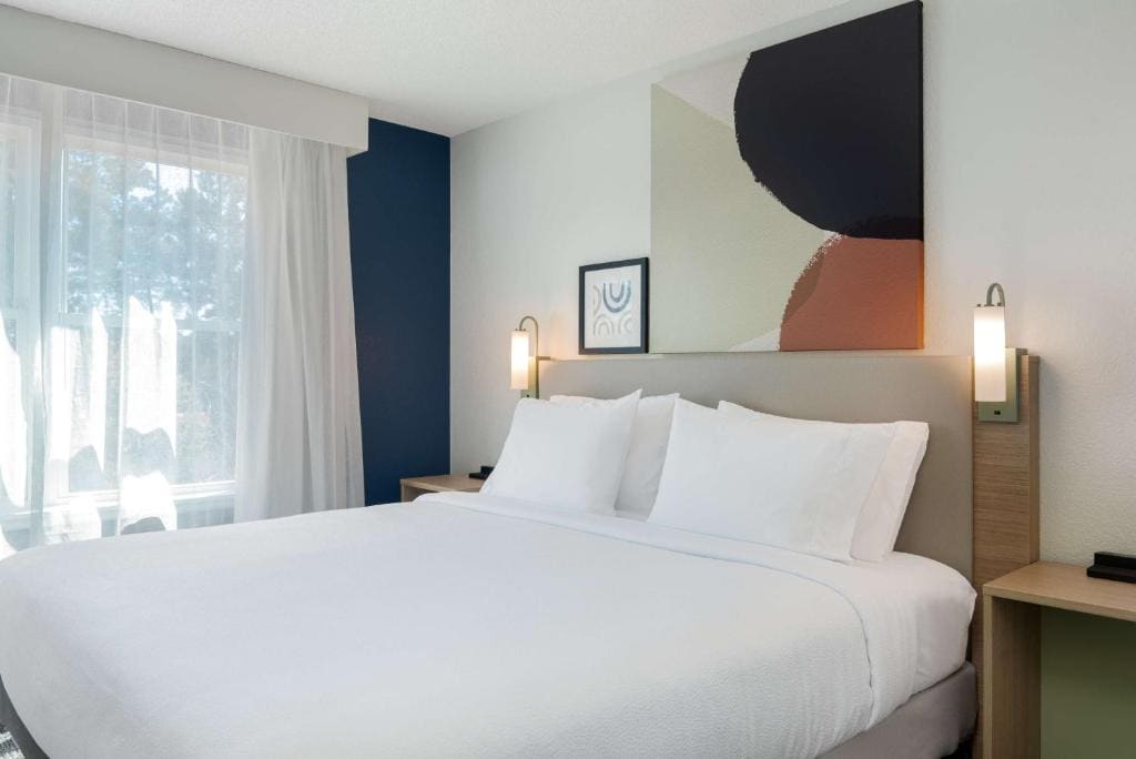 Spark by Hilton Summerville - View 7