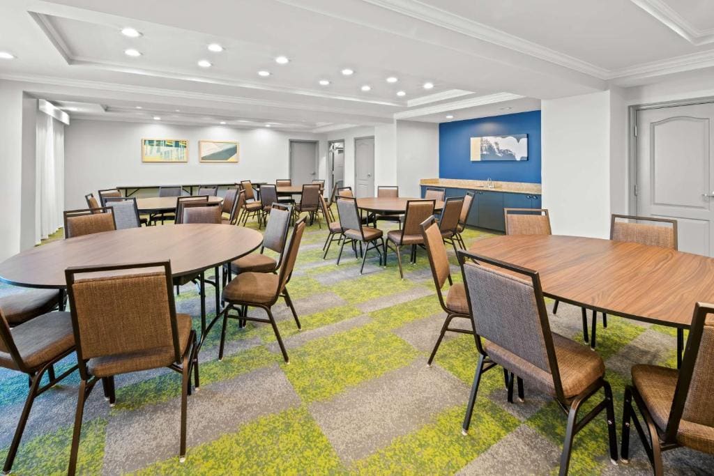Spark By Hilton Woodbridge - View 5