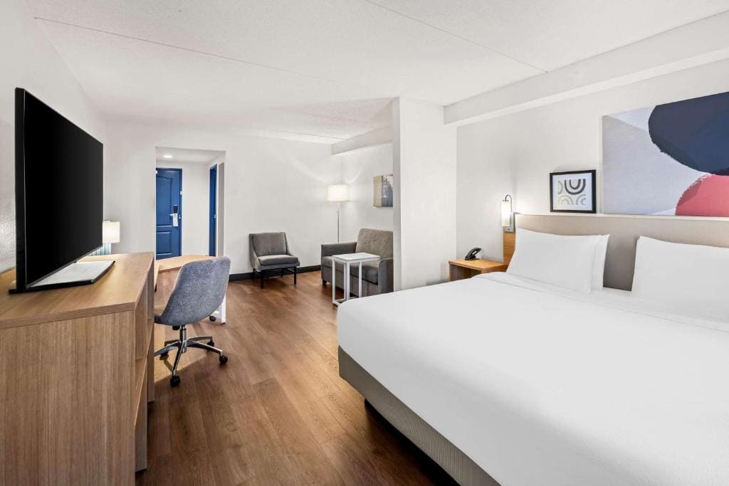 Spark By Hilton Woodbridge - View 7