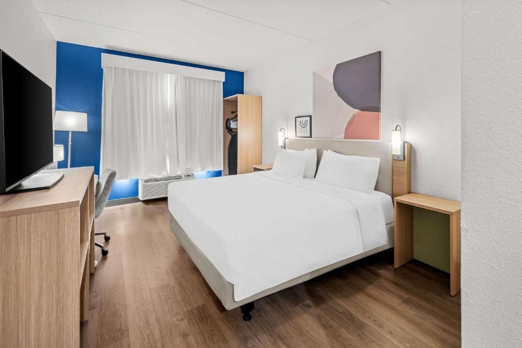 Spark By Hilton Woodbridge - View 2