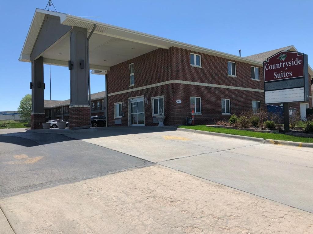 Countryside Suites Omaha - Main view