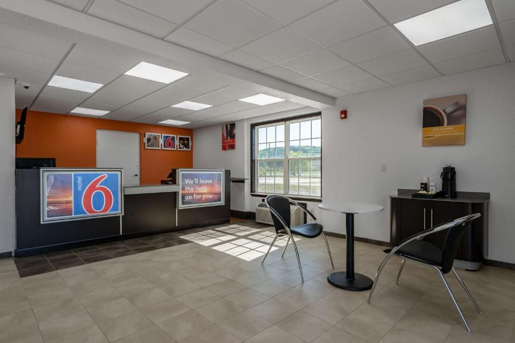 Motel 6-White, GA - Cartersville - View 5
