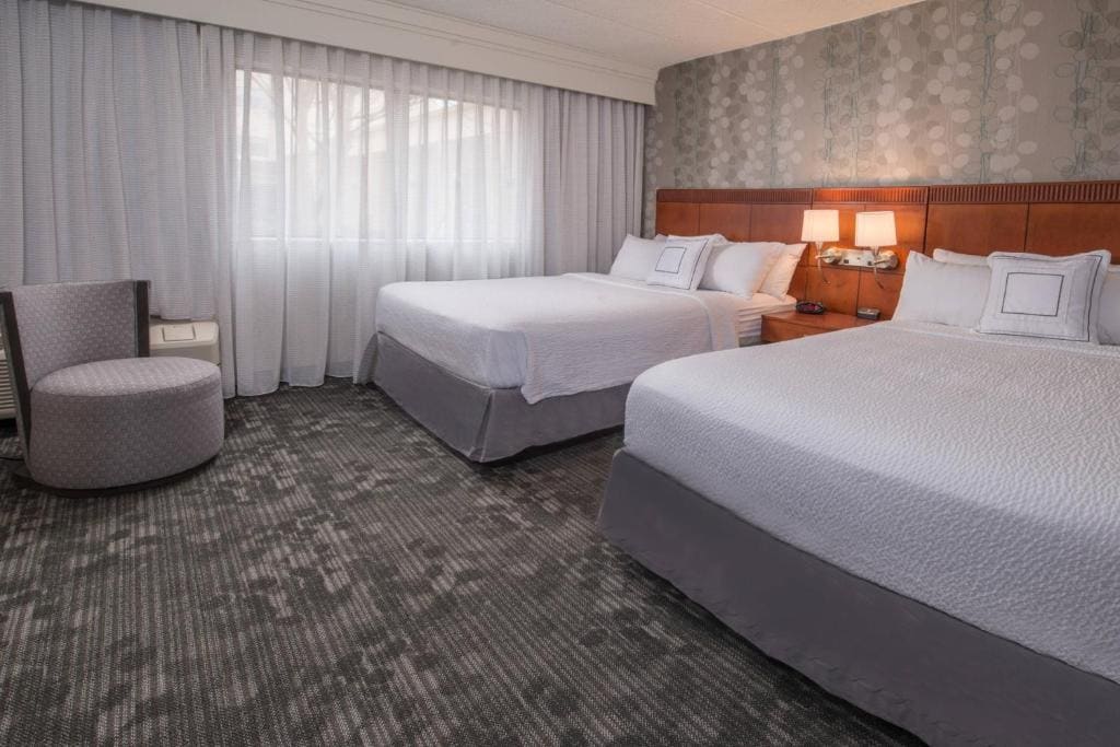 Courtyard by Marriott Fairfax Fair Oaks - View 2