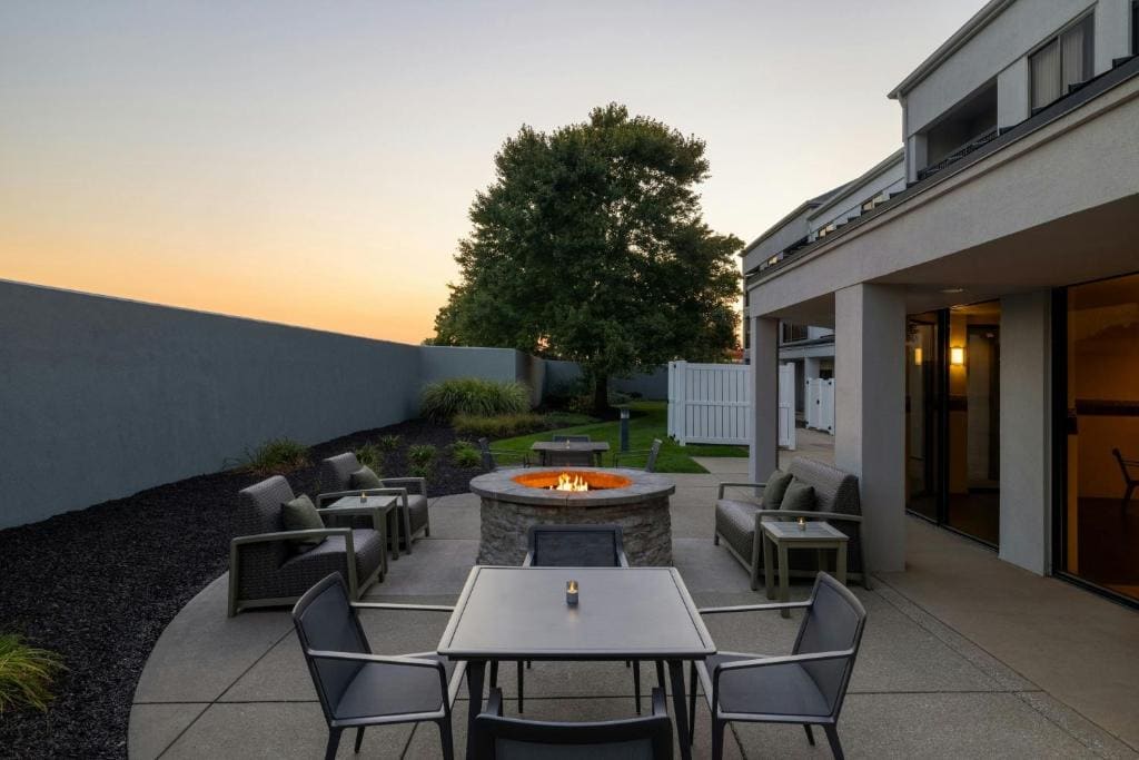 Courtyard by Marriott Kokomo - View 4