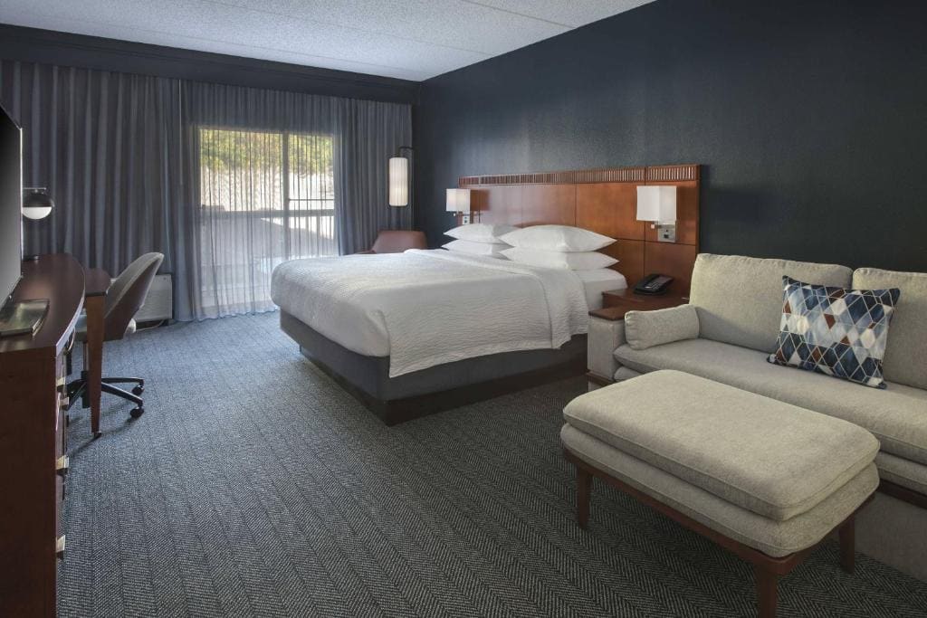 Courtyard by Marriott Norwalk - View 6