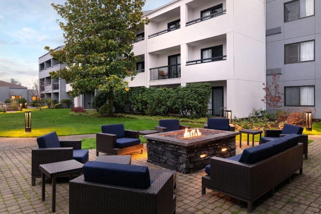 Courtyard Seattle Southcenter - View 3