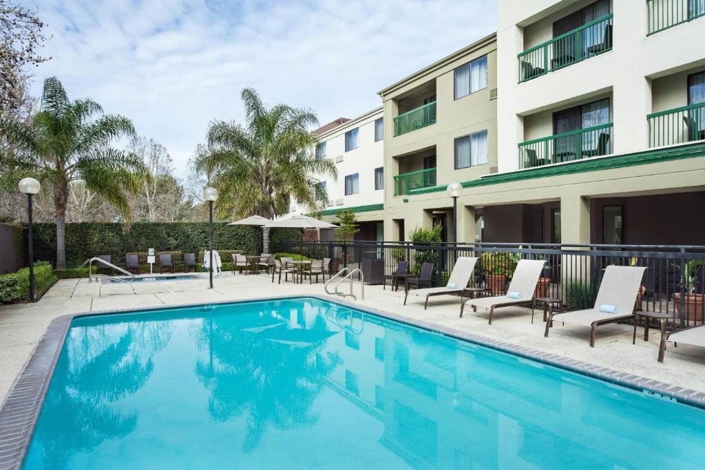 Courtyard by Marriott Stockton - View 4