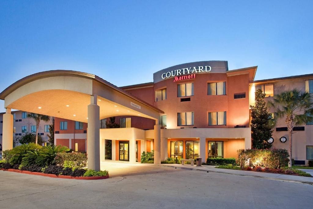 Courtyard Wall at Monmouth Shores Corporate Park - Main view