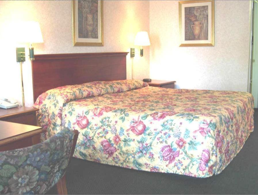 America's Best Inn & Suites - Decatur - View 2
