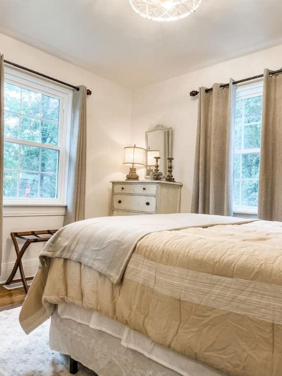 Cozy 2BR Apt w KING in historic dist. 1mi to sq. - View 6
