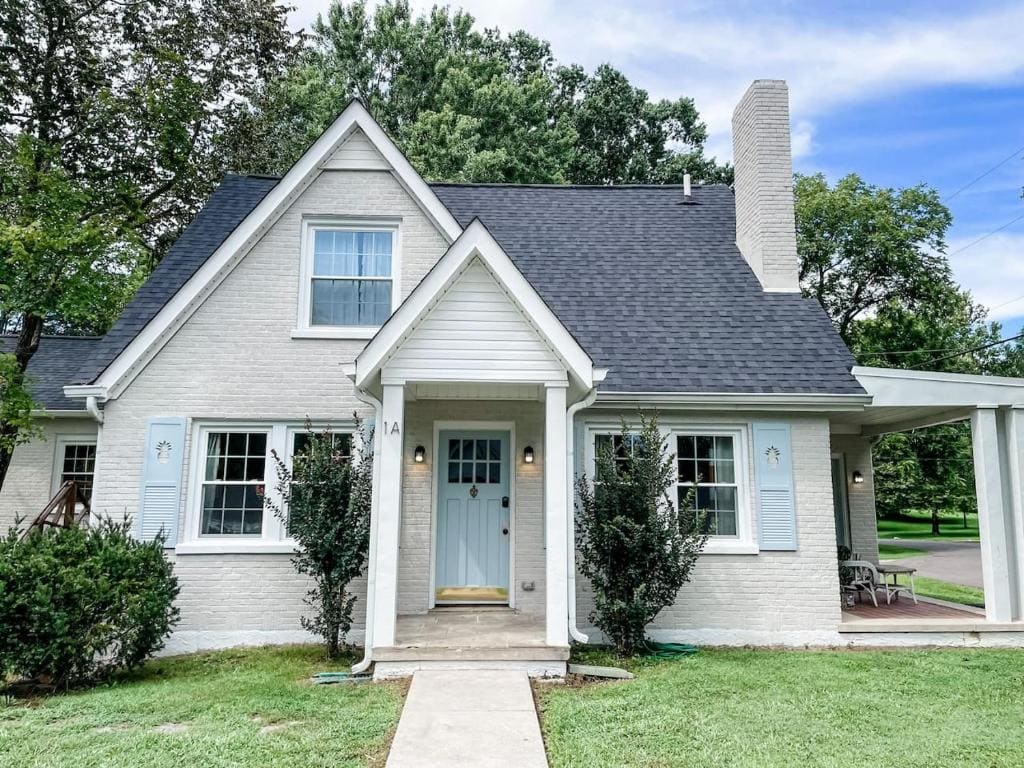 Cozy 2BR Apt w KING in historic dist. 1mi to sq. - Main view