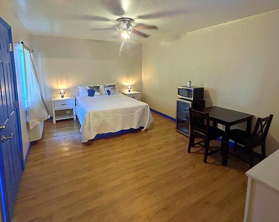 Cozy Bear Inn - View 2