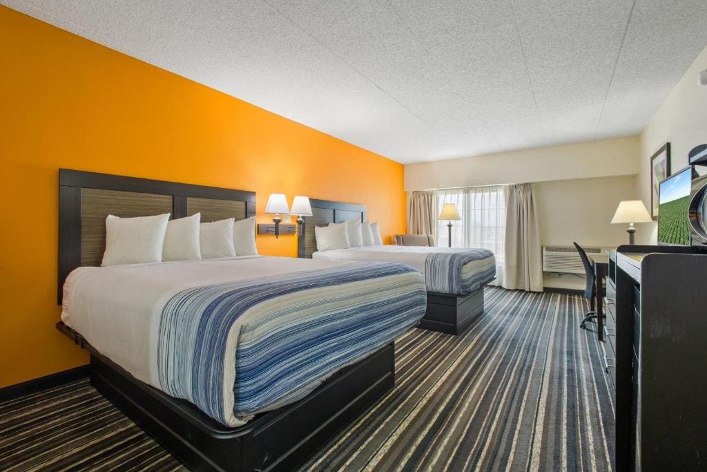 Crossroads Hotel and Huron Event Center - View 2