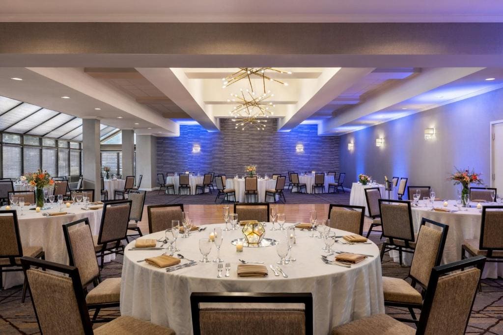 Crowne Plaza Edison by IHG - View 3