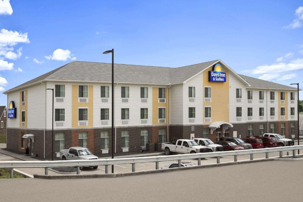 Days Inn & Suites by Wyndham Belmont - Main view