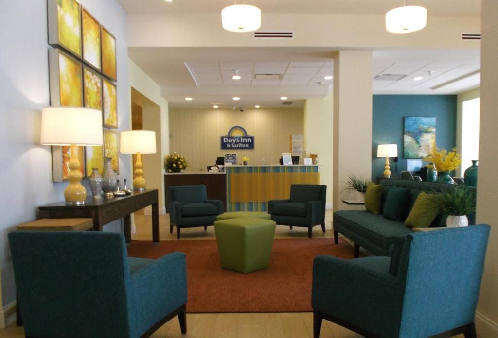 Days Inn & Suites by Wyndham Belmont - View 4