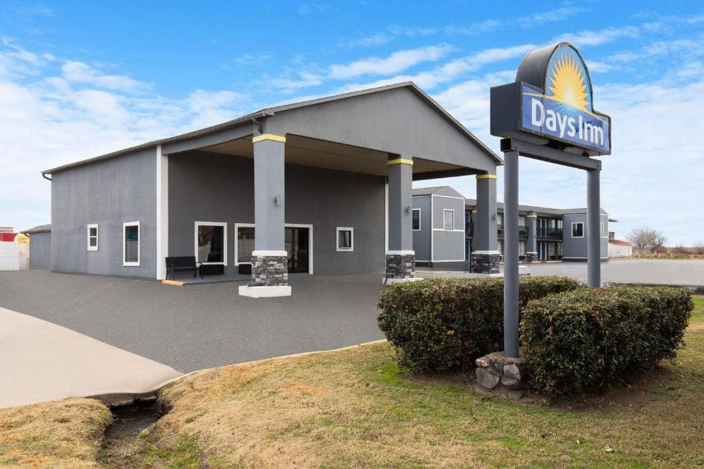 Days Inn by Wyndham Carlisle - Main view