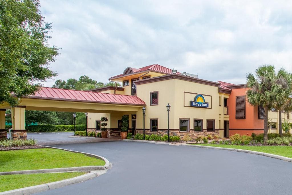 Days Inn by Wyndham Brooksville - Main view