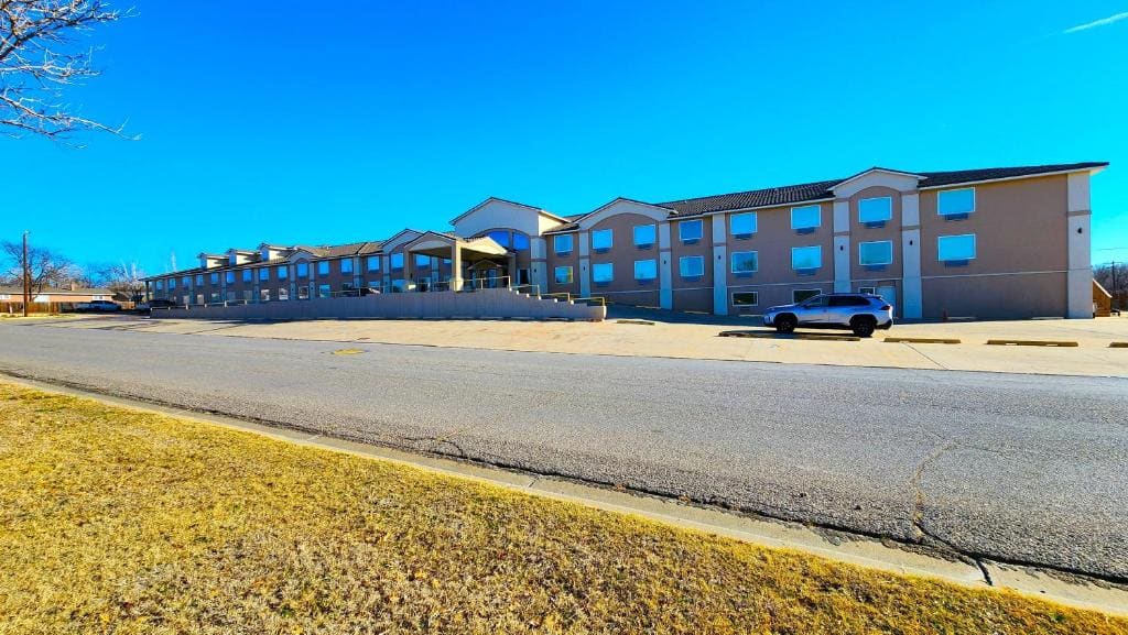 FairBridge Inn & Suites Canadian - Main view