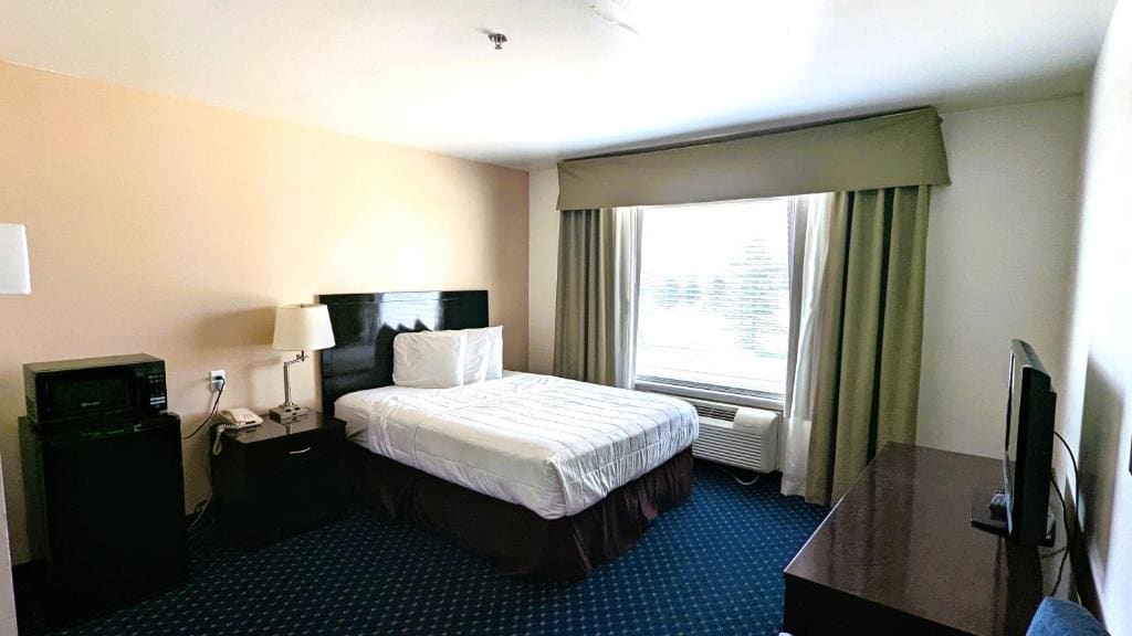 FairBridge Inn & Suites Canadian - View 7