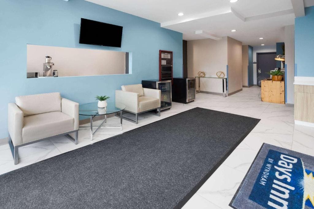 Days Inn by Wyndham Staten Island - View 4