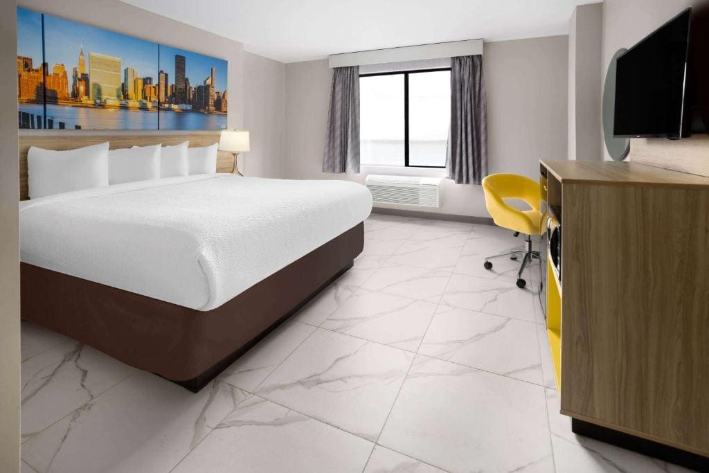 Days Inn by Wyndham Staten Island - View 7